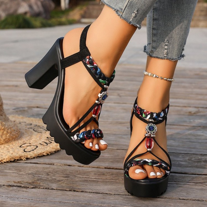 صنادل نسائية جديدة لصيف 2026 ب - مراجعة Ethnic And Fashion وسعره