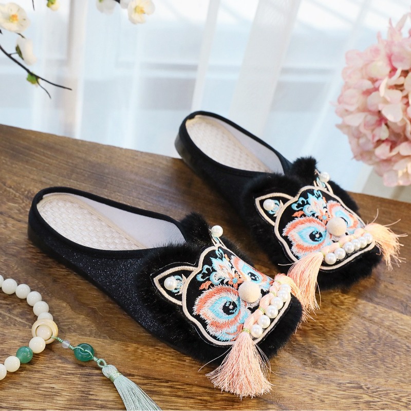 أحذية مطرزة عصرية جديدة لعام 2 - مراجعة Ethnic Fabric وسعره